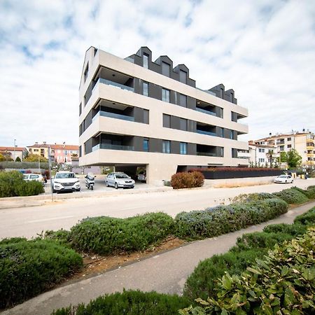 Pr Premium Apartment Ровинь Экстерьер фото